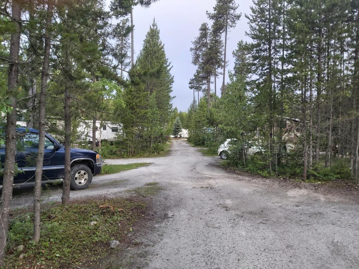 Blue River Cabins & Campgrounds Extérieur photo